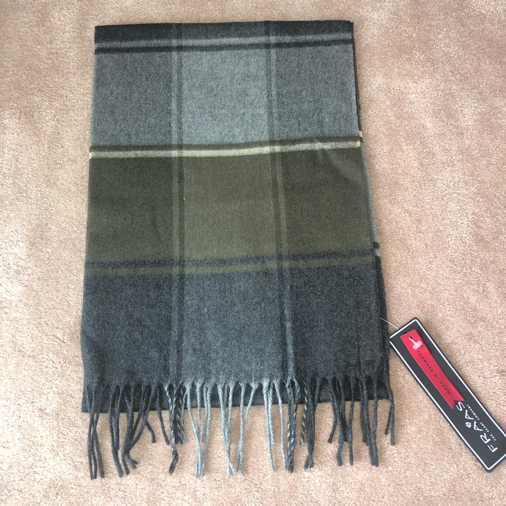 Mens’ V. FRAAS Green Plaid Scarf NWT